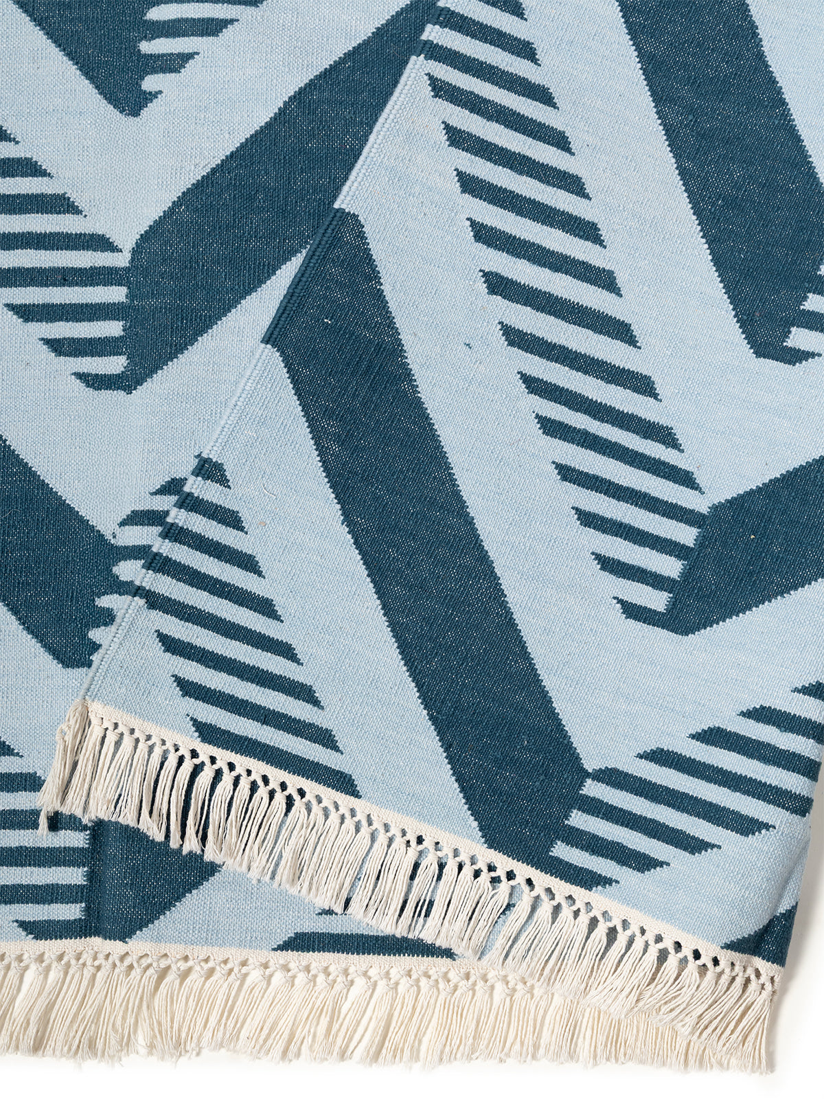 Ridgeway Chevron Rug-Blue detail of the geometric pattern in cotton