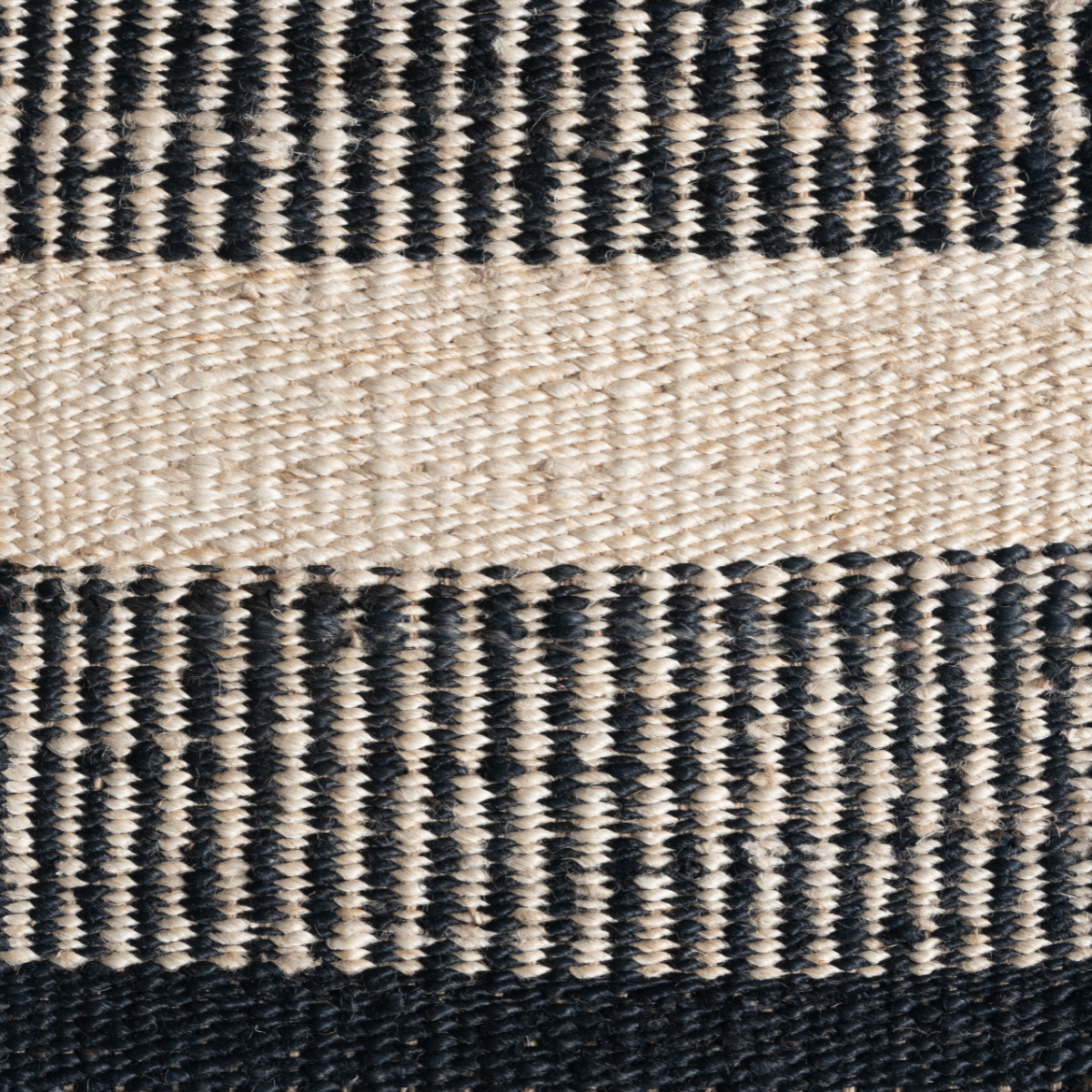 Root & Ridge : Raw Sere jute rug in neutral tones