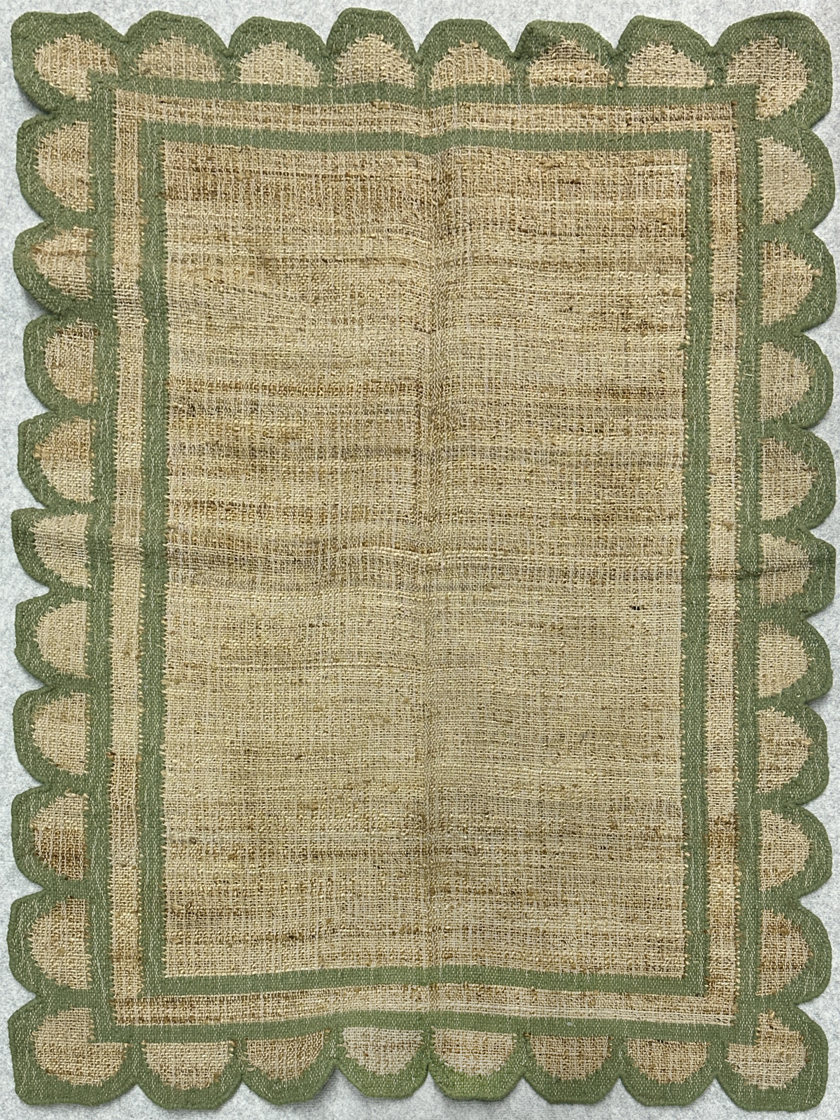 Kigali scalloped hemp rug