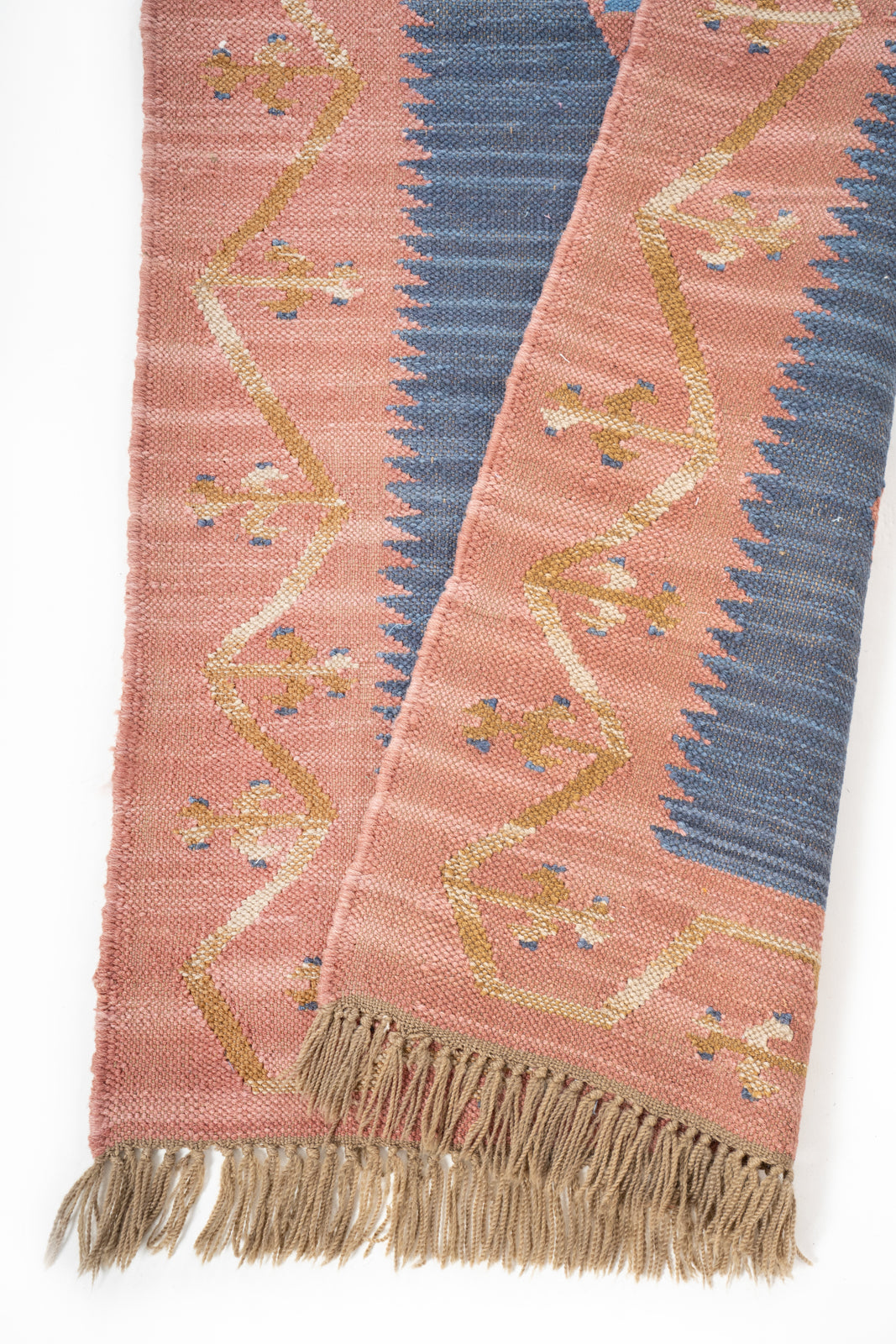 Sands of time Wool Runner detail showing edge binding and wool finishing of the runner