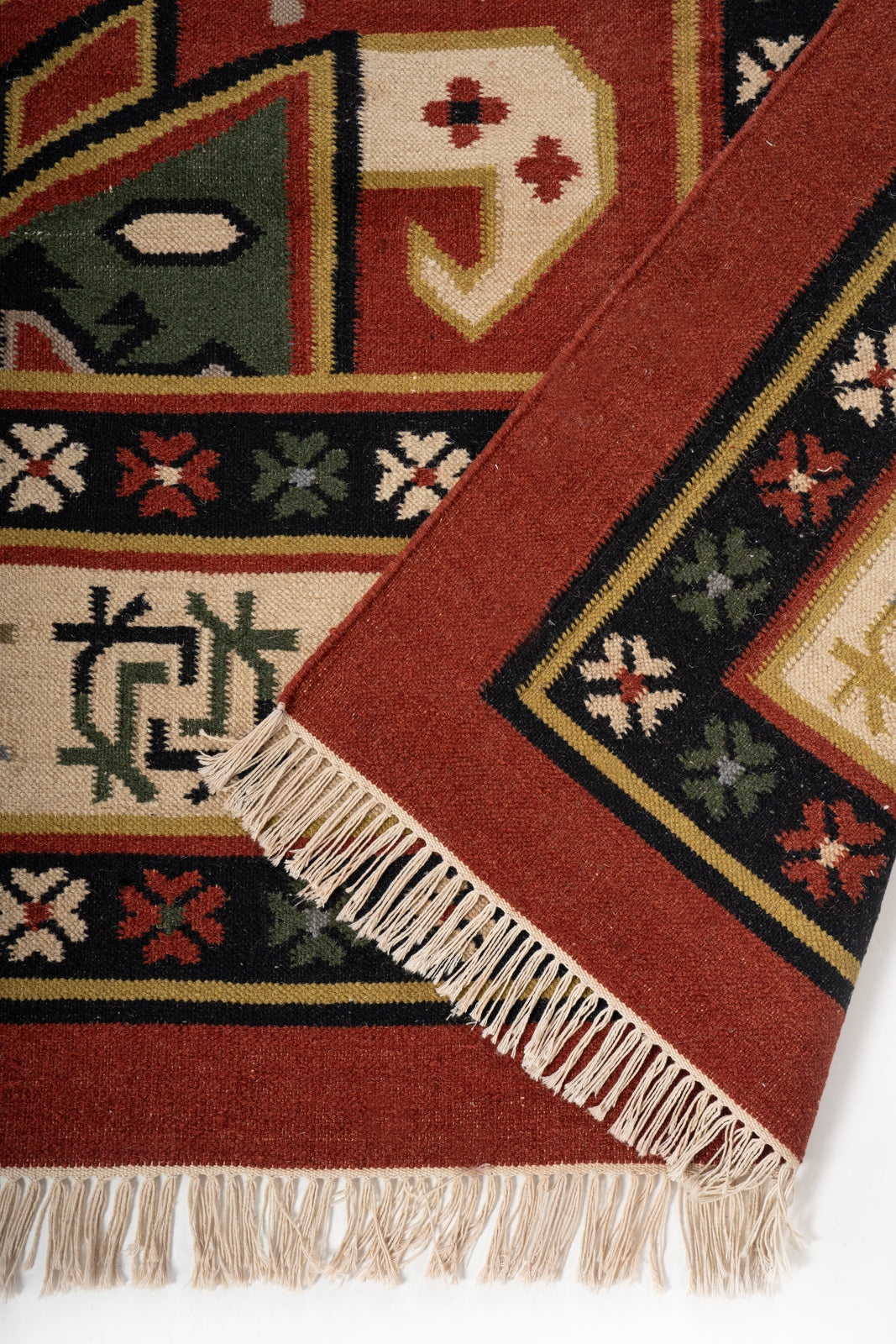 Savannah Spirit Flatweave Rug detail of the geometric pattern in cotton