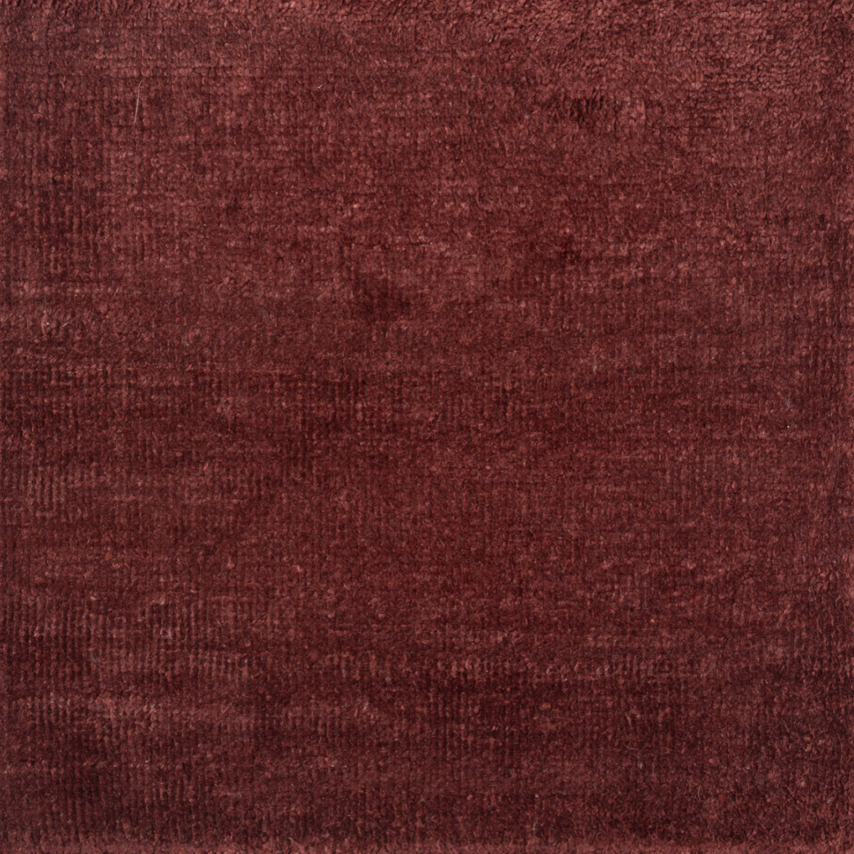 Serica : Burgundy raw silk rug in red tones