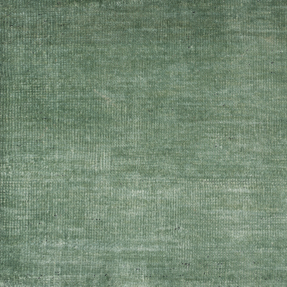 Serica : Emerald raw silk rug in green tones