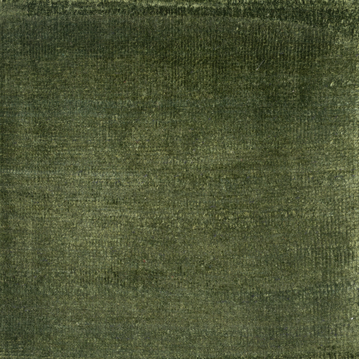 Serica : Forest Green raw silk rug in green tones