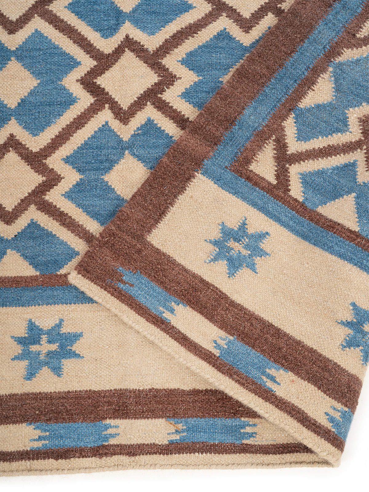 Southwest Diamond Wool Rug detail of the geometric pattern in wool