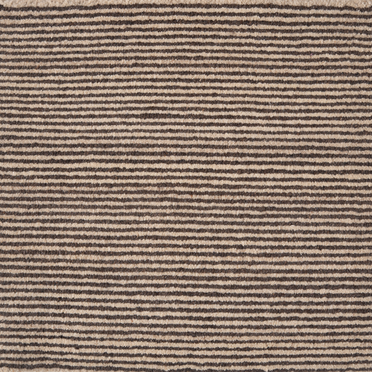 Strata : Iron Vein wool rug in grey tones