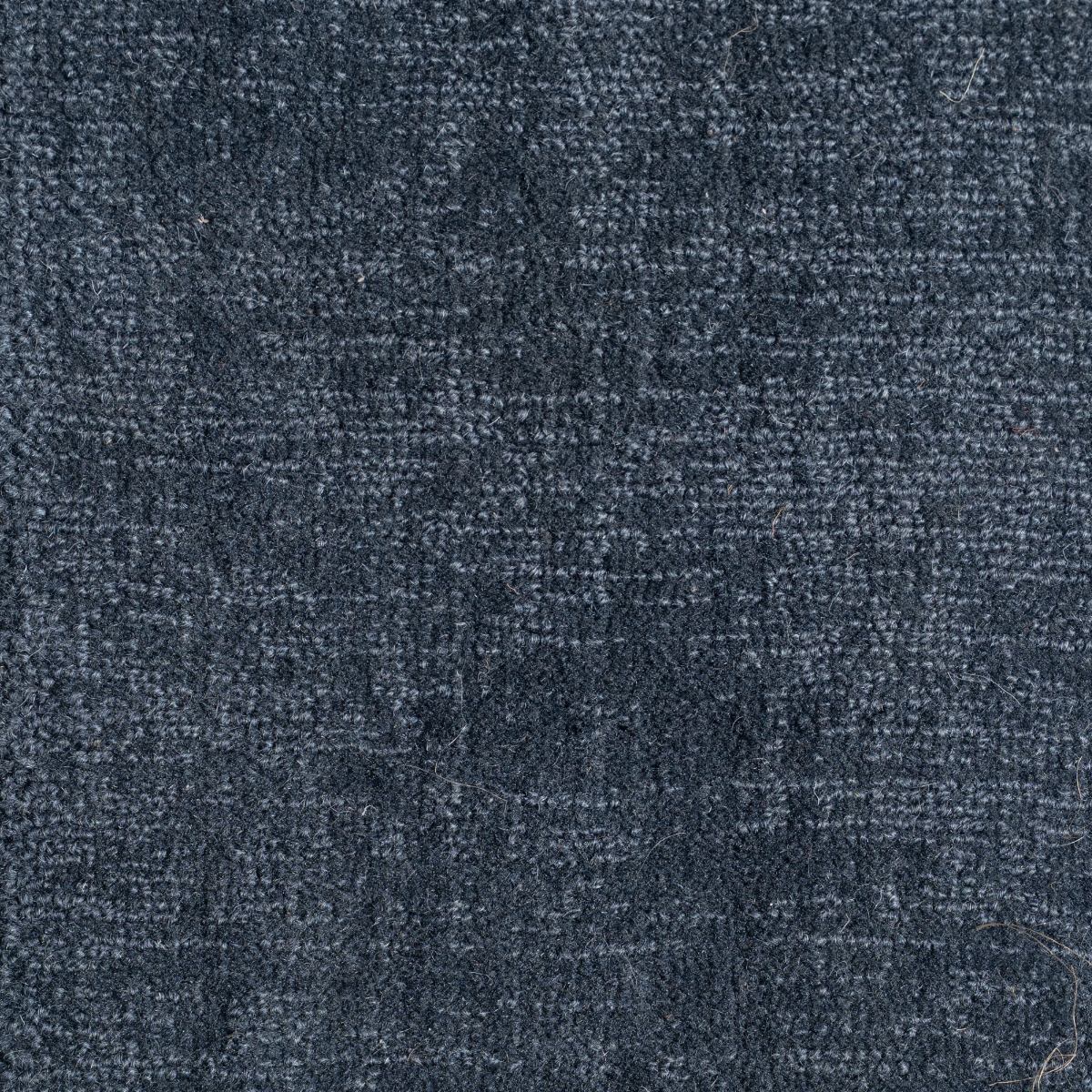 Tactile Edit : Velvet Midnight wool rug in blue tones