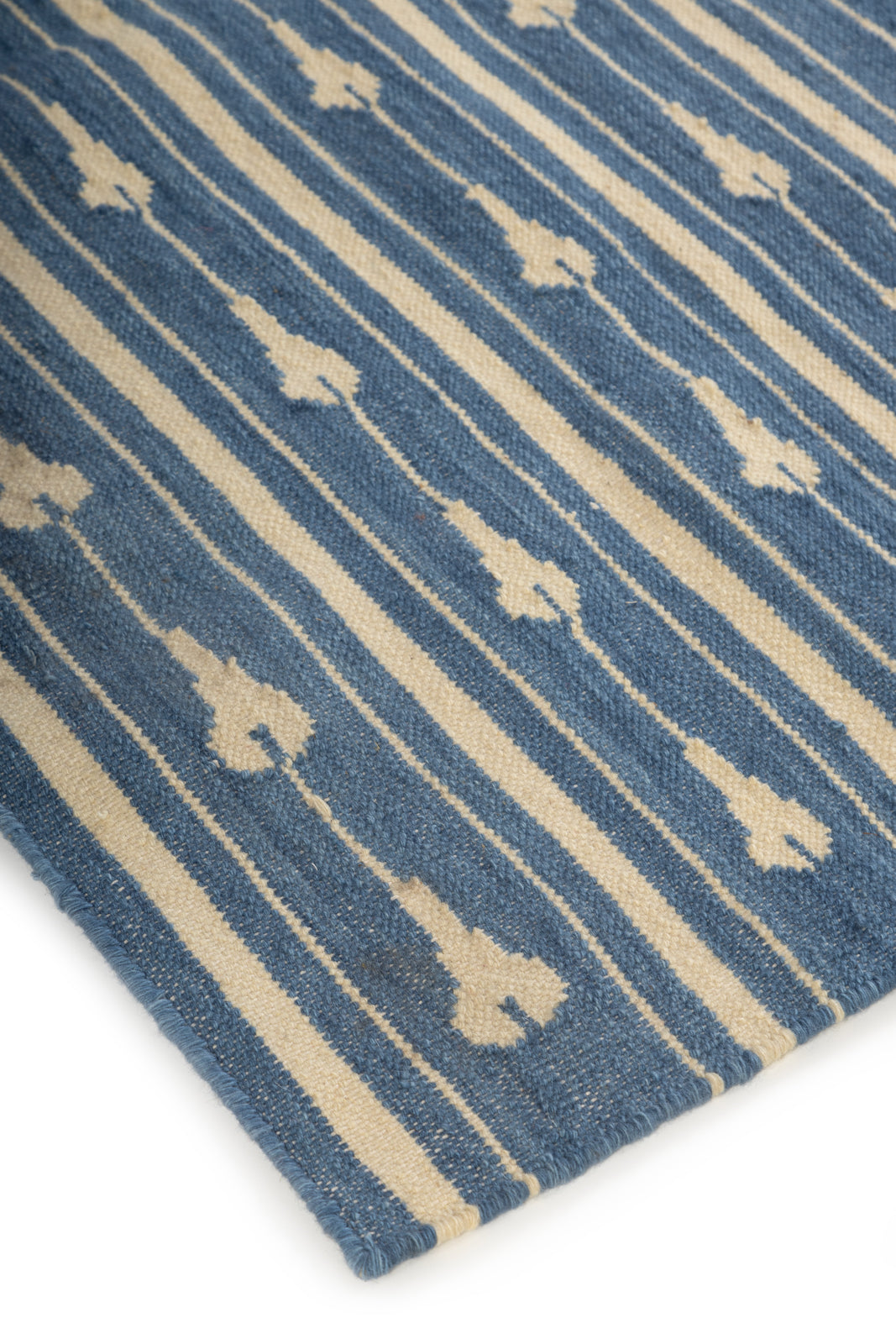 Tideway Wool Rug-Blue close-up showing the wool weave and striped pattern