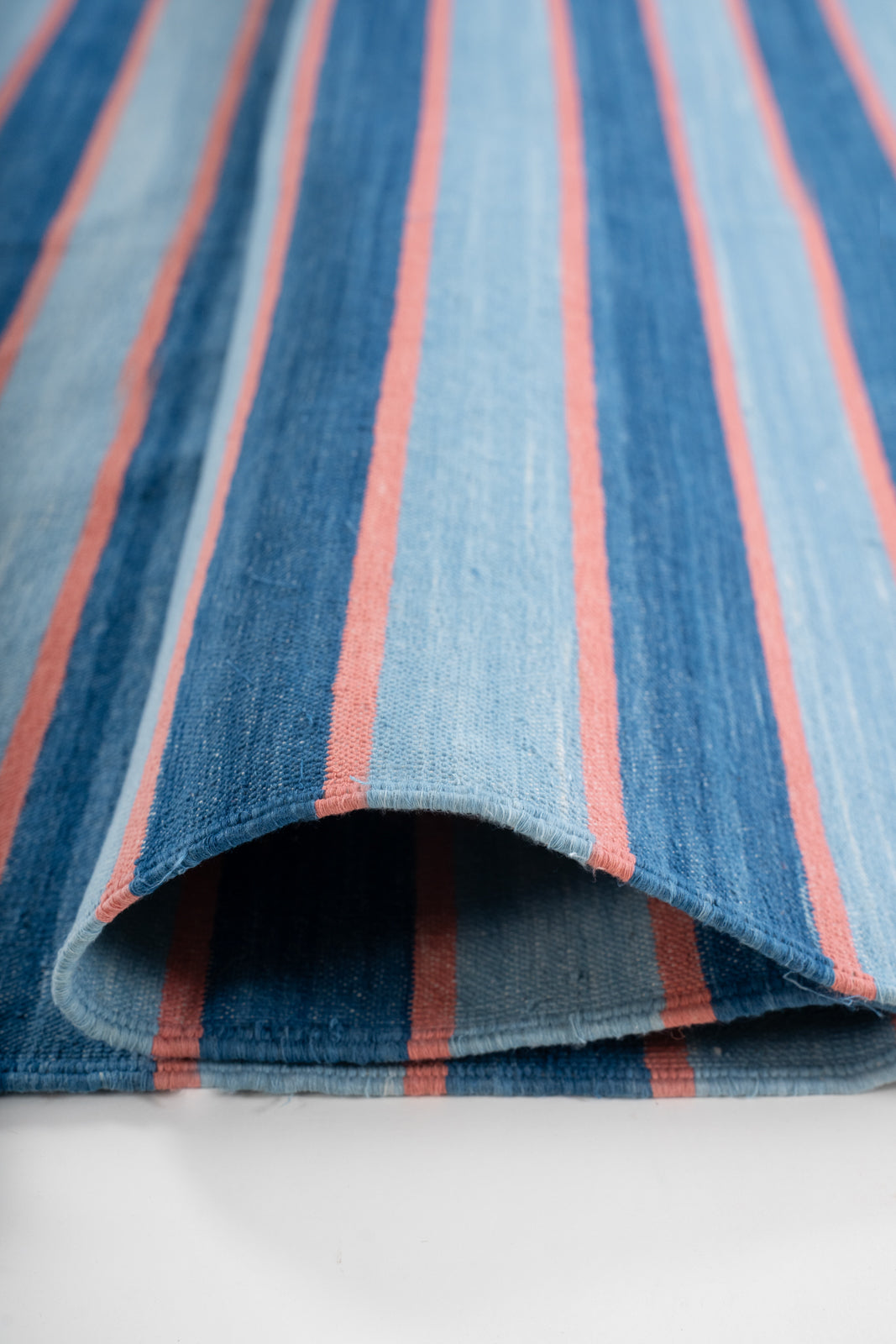 Varanasi Sunset Flatweave Rug - texture detail showing cotton surface