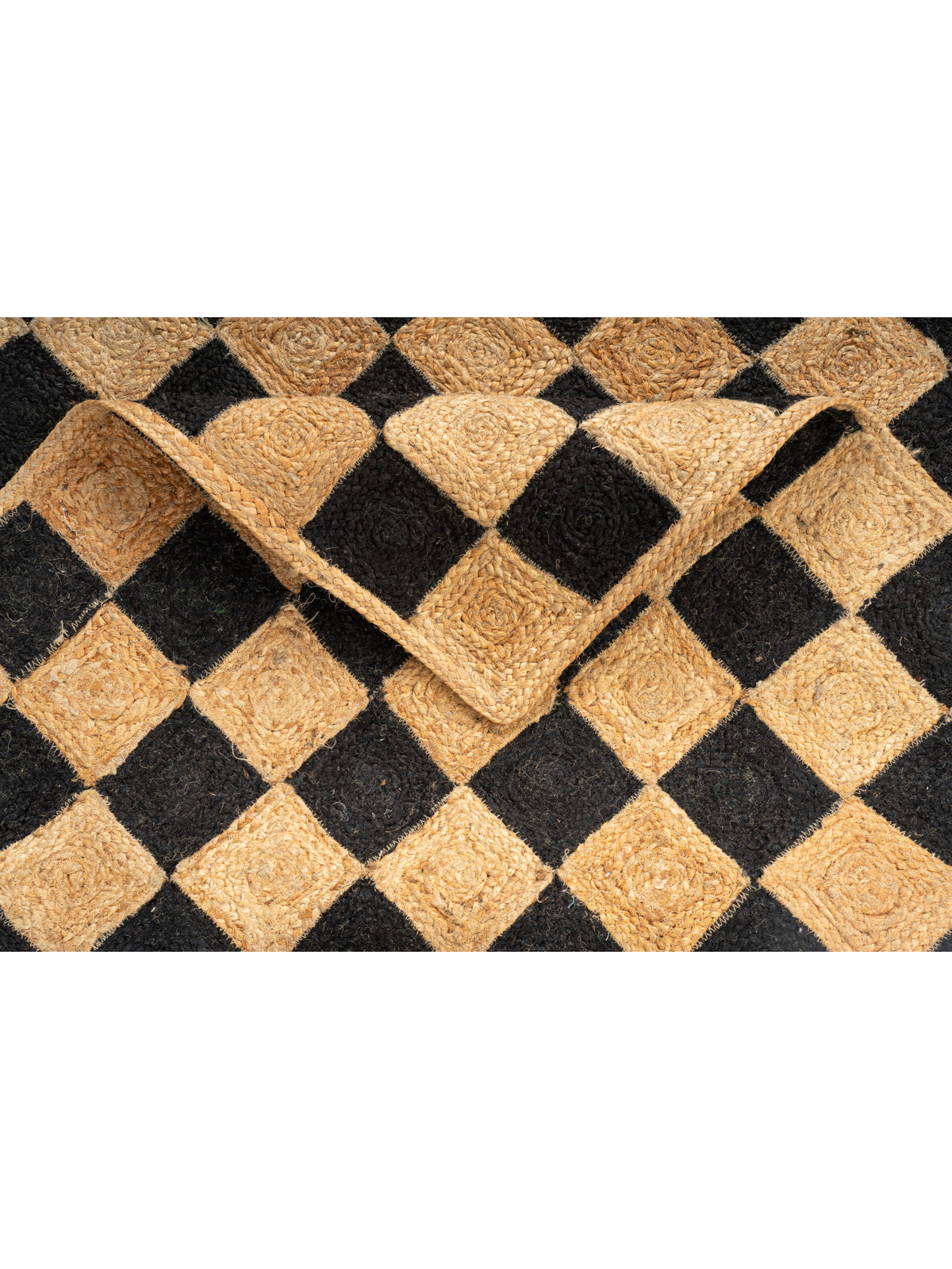 Windsor checkered Jute rug-Jet Black detail of the geometric pattern in jute