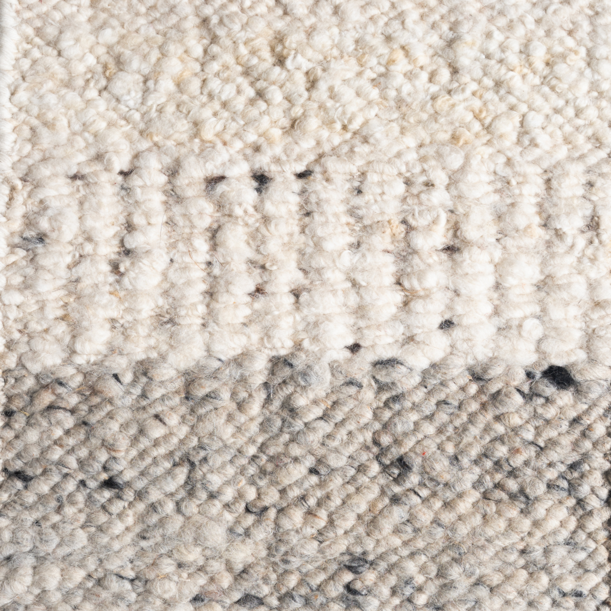 Wool Glen : Misty Hollow handcarded wool rug in grey tones