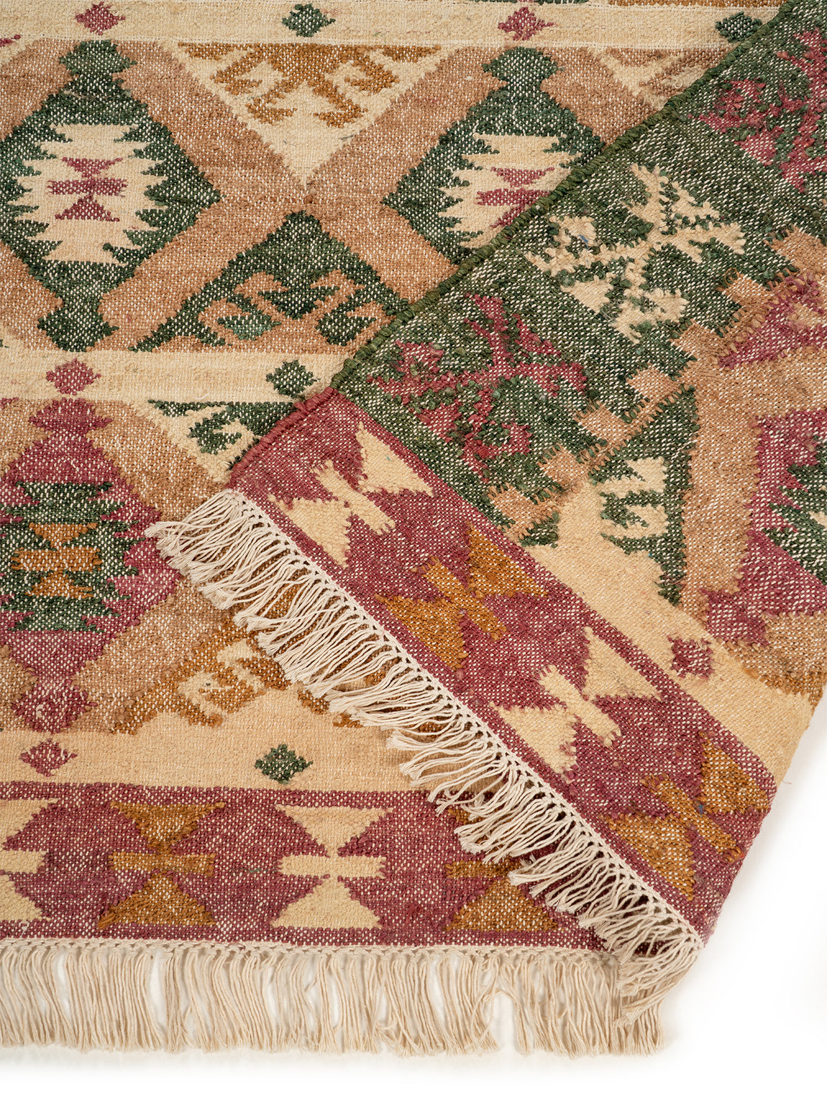 Zulu Zigzag Jute Rug detail of the geometric pattern in jute